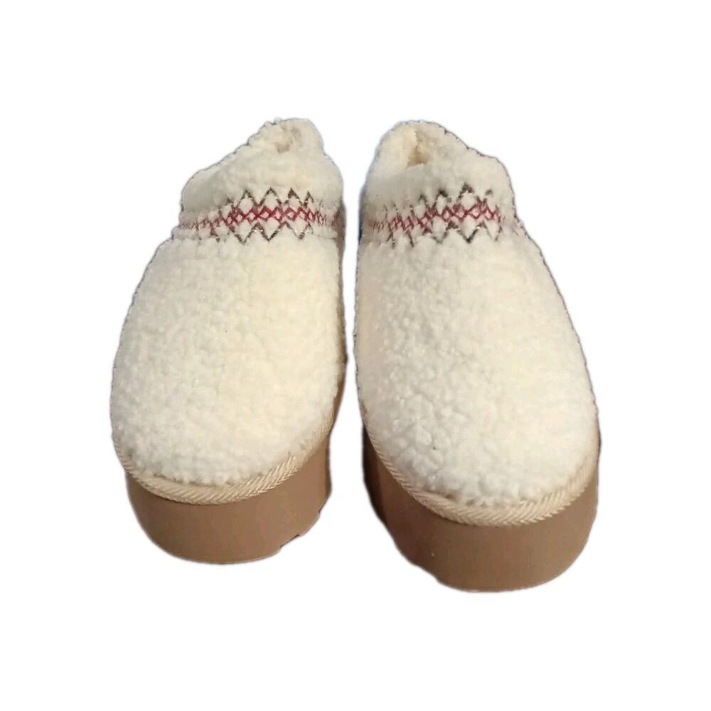 Unbranded Platform Cozy Slippers Fleece Sz.Med. 7/8 New